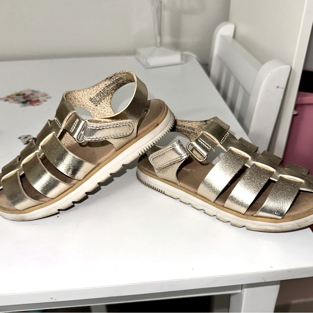 Toddler Girl Gold sandals!